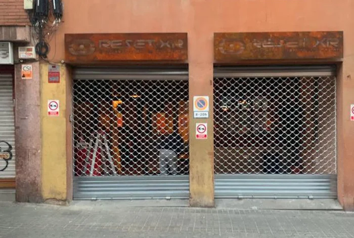 persianasbcn 8 - Persianas Gelida - Instalación y Reparación Local y Casa