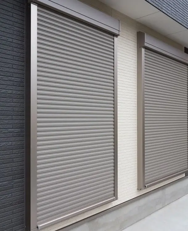 Arreglar Persiana enrollable Barcelona 610x750 - Arreglar Persianas Enrollables Barcelona