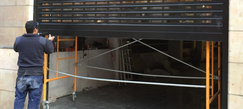 Comparar los servicios instalacion de persianas metalicas - Comparar los servicios de instalación de persianas metálicas en Barcelona