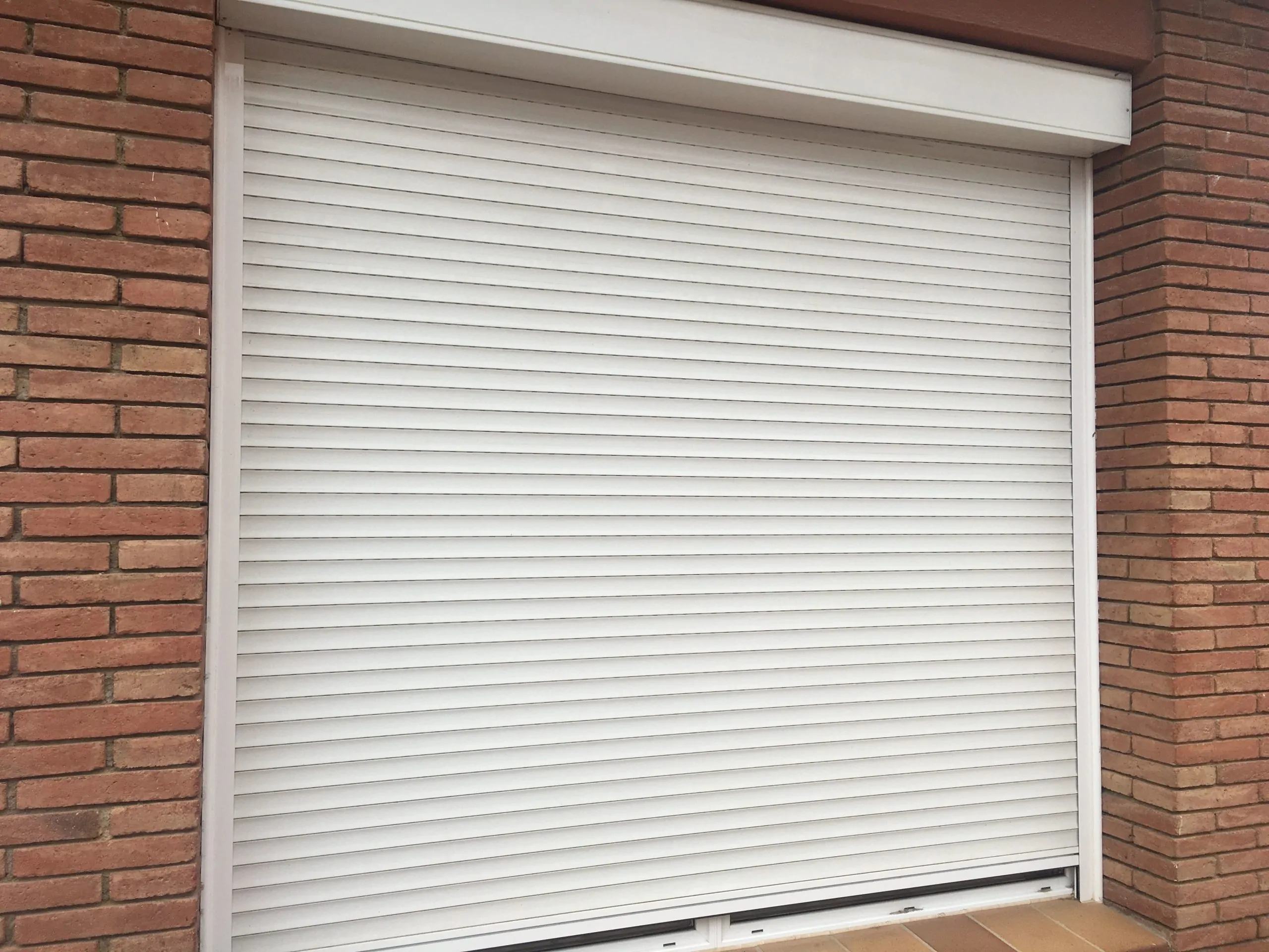 ¿Qué empresas ofrecen el mejor servicio de instalación de persianas en Barcelona? Que empresas ofrecen el mejor servicio de instalacion de persianas Barcelona scaled - ¿Qué empresas ofrecen el mejor servicio de instalación de persianas en Barcelona?