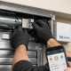 Que opciones existen para la instalacion de sistemas de seguridad en persianas: persiana con sensor y cerradura